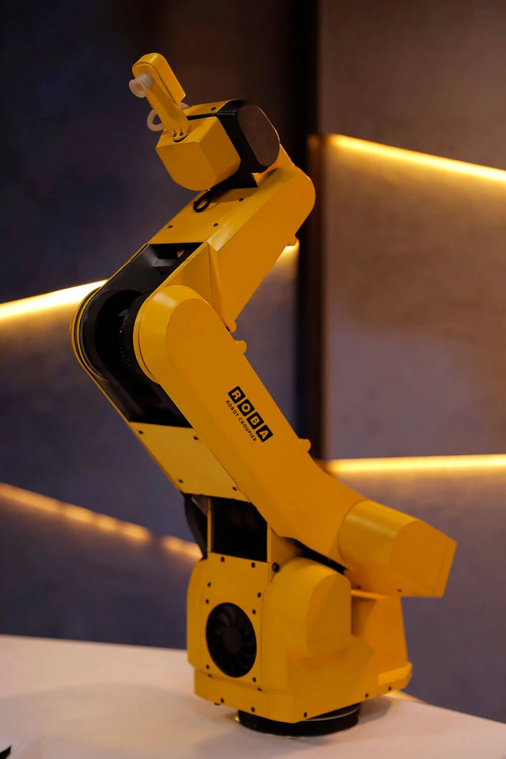 25235-robo-croupier-creedroomz-live-casino-2.jpg